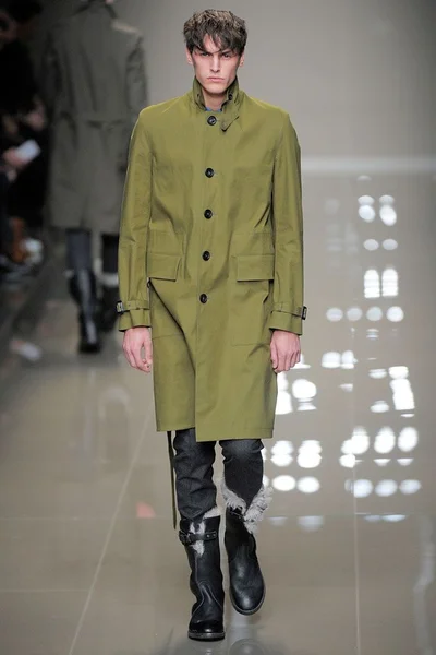 Look 8